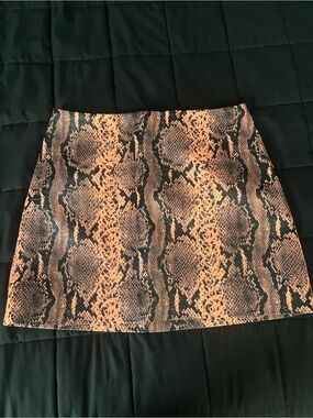 Alice + Olivia Coral and Black Snake-Print Faux Leather Mini Skirt